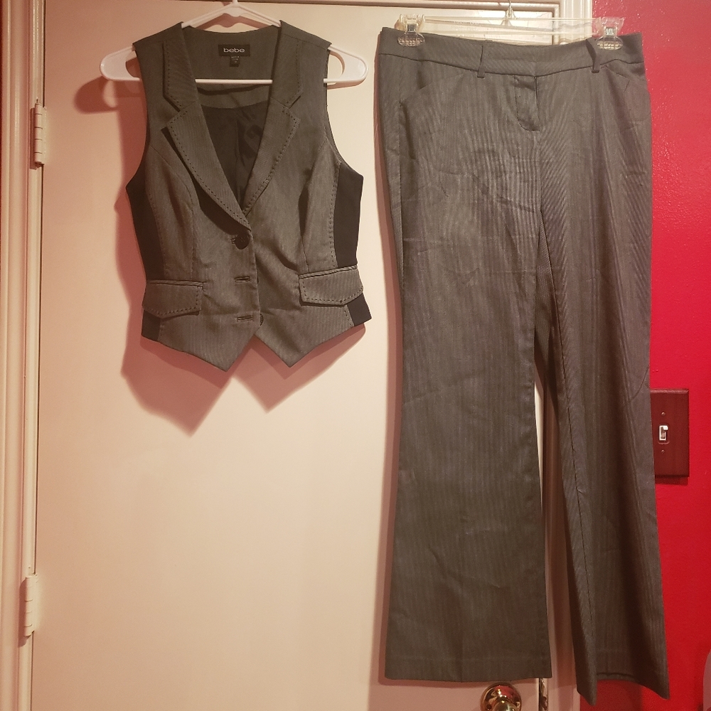 BEBE 2 piece pants suit with matching vest